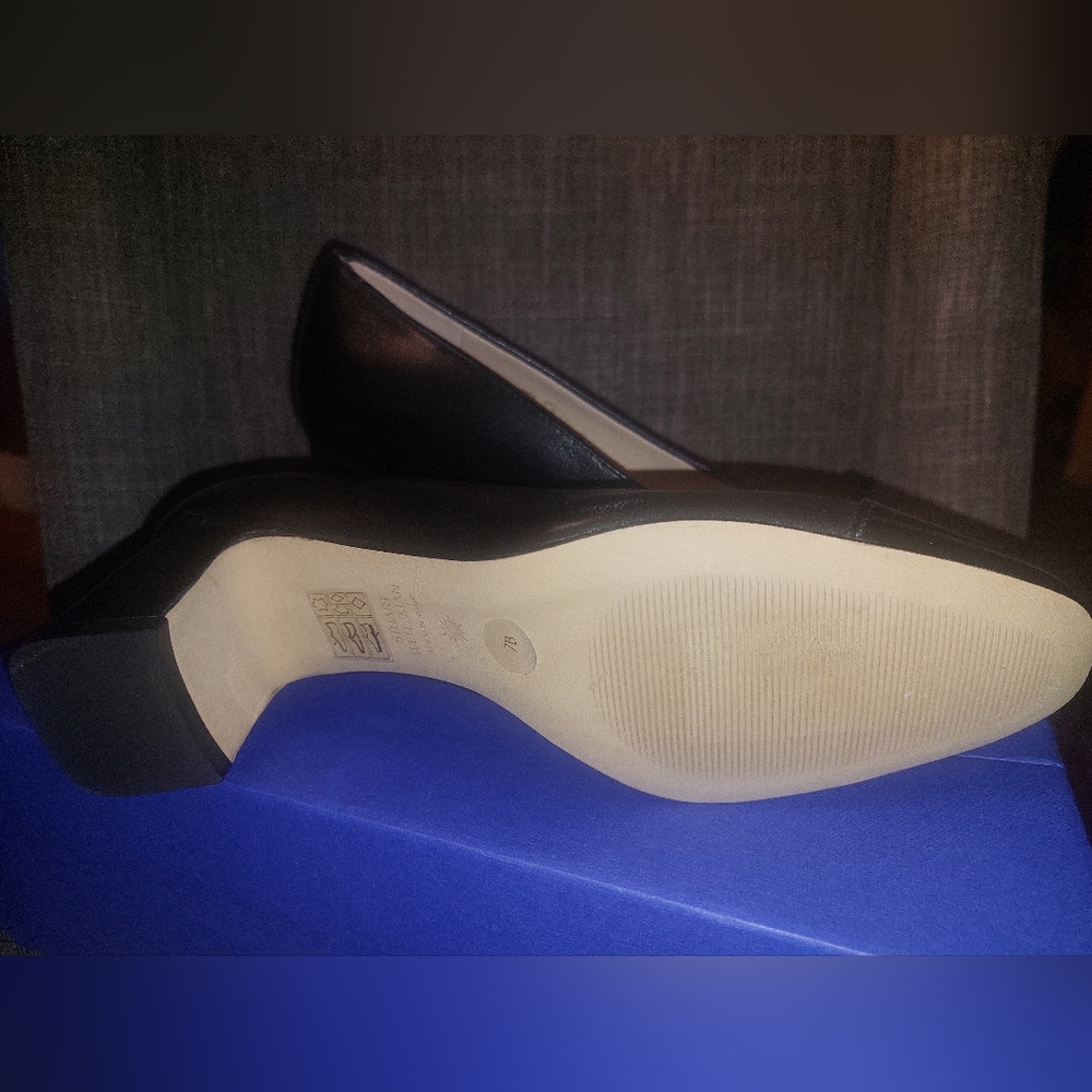 Stuart Weitzman Milla Pump Elegant Black Women's Shoes - Picture 7 of 12